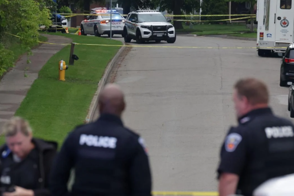 கனடாவில் பொலிஸாரால் தேடப்படும் தமிழ் இளைஞன் | Tamil Youth Wanted Canada Police Pickerin Violence