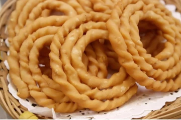 மொறு மொறு மகிழம்பூ முறுக்கு இரண்டு மணி நேரத்தில் செய்வது எப்படி என்று பார்க்கலாம்?