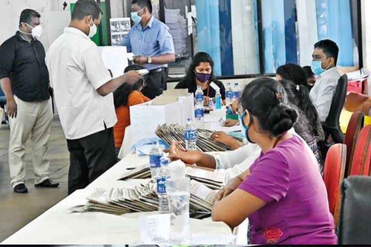 அரச ஊழியர்களுக்கு ஏற்பட்டுள்ள துயர நிலை | Sri Lanka Government Employee Salary Issue அரச ஊழியர்களுக்கு ஏற்பட்டுள்ள துயர நிலை | Sri Lanka Government Employee Salary Issue
