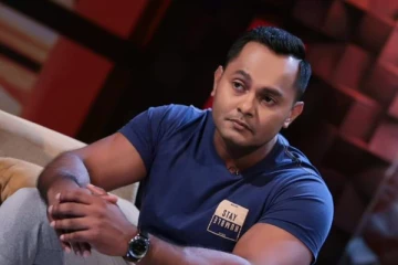 "තාත්තේ ඔයාට ලංකාව පාලනය කරන්න බෑ... ඒ නිසා බාප්පවත් එක්කන් එන්න.."විශ්ව ලංකාගෙන් ජනපති පුතුට සැර ප්රකාශයක්...(VIDEO)