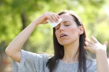 உங்களுக்கு அதிகமாக வியர்க்கிறதா...இதை பண்ணுங்க