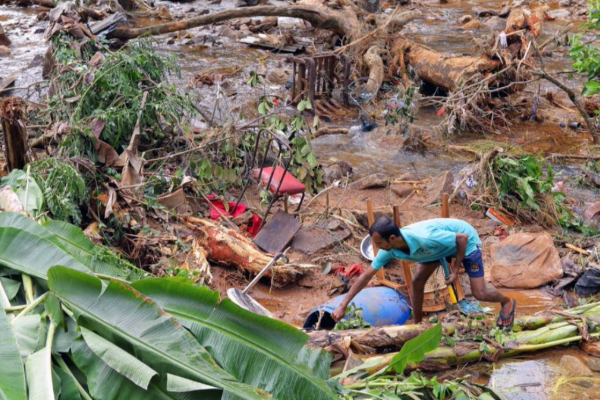 ஆபத்திலுள்ள 12,301 வீடுகள் : மக்களை உடனடியாக வெளியேறுமாறு எச்சரிக்கை | Warning To Immediately Evacuate Homes At Risk