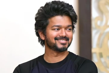 நீருக்கடியில் தளபதி விஜய்யின் முகத்தை வரைந்த ரசிகன்.. வைரல் வீடியோ