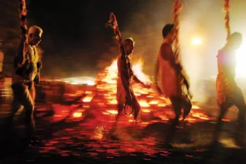 கேரள மக்களின் வினோத நேர்த்திக்கடன்! இந்தியாவில் நடக்கும் விசித்திர சடங்குகள்