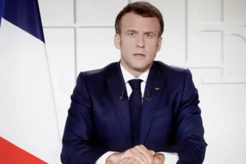 பிரான்ஸ் ஜனாதிபதியின் மொபைல் எண்ணையே மாற்ற வைத்த பிரச்சினை