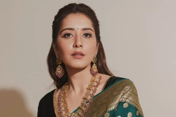 விருது விழாவுக்கு எல்லைமீறிய கிளாமர் உடையில் வந்த ராசி கண்ணா