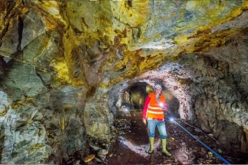 அவுஸ்திரேலியாவில் இடிந்து வீழ்ந்த தங்கச் சுரங்கம்