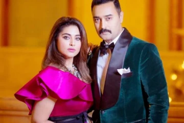 விவாகரத்து வதந்திக்கு பின் ஒரே ரொமான்ஸ் தான்!! சினேகா - பிரசன்னாவின் புத்தாண்டு கொண்டாட்டம்..