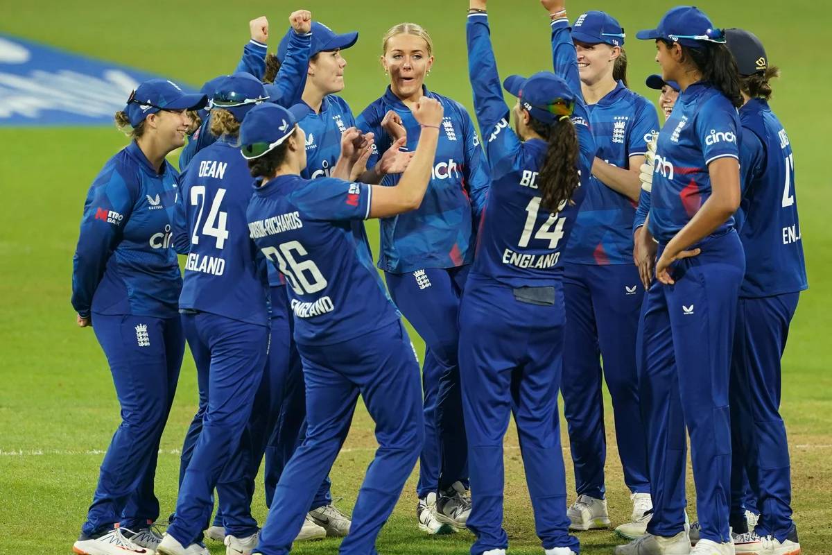 இலங்கைக்கு சுற்றுப்பயணம் மேற்கொள்ளும் இங்கிலாந்து மகளிர் அணி - போட்டி அட்டவணை வெளியானது..! | England Women S Team To Tour Sri Lanka