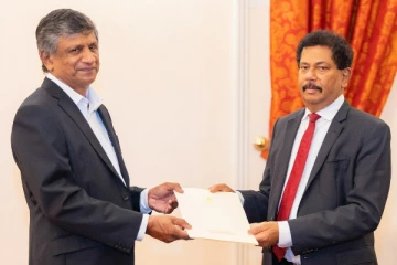 புதிய பிரதமரின் செயலாளராக சமன் ஏகநாயக்க நியமனம் (PHOTO)