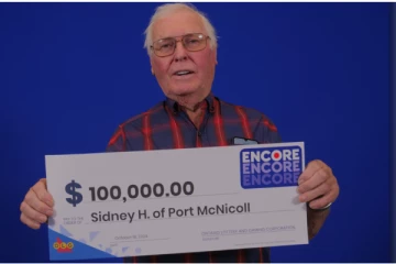 50 ஆண்டுகளாக லொத்தர் சீட்டு கொள்வனவு செய்தவருக்கு கிடைத்த பரிசு