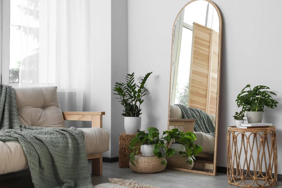 வீட்டில் இந்த இடங்களில் கண்ணாடி வைத்து பாருங்க.... பணத்துக்கு பஞ்சமே வராது! | Where Should Mirrors Be Placed As Per Vastu வீட்டில் இந்த இடங்களில் கண்ணாடி வைத்து பாருங்க.... பணத்துக்கு பஞ்சமே வராது! | Where Should Mirrors Be Placed As Per Vastu