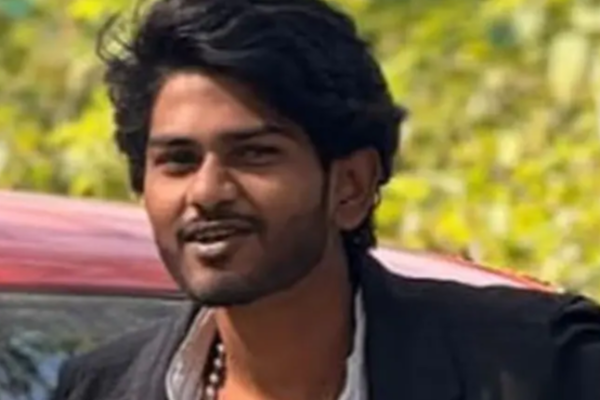 பேச்சுவார்த்தைக்காக மகளின் காதலனை அழைத்த தாய்: உயிர் பலியில் முடிந்த சம்பவம் | Telangana Student Killed By Gf Family Cricket Bat பேச்சுவார்த்தைக்காக மகளின் காதலனை அழைத்த தாய்: உயிர் பலியில் முடிந்த சம்பவம் | Telangana Student Killed By Gf Family Cricket Bat