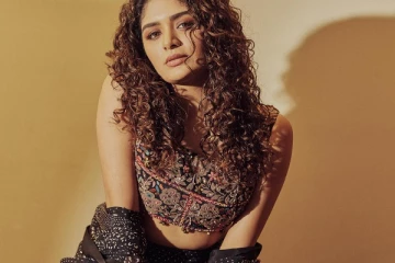 ஹாட் உடையில் அதிதி ஷங்கர் கிளாமர் போட்டோஷூட்