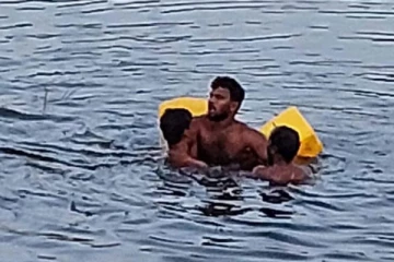 වැවක ගිලෙමින් සිටි තිදෙනෙකු බේරාගන්න යුදහමුදාවෙන් මෙහෙයුමක්..