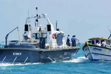 இலங்கை கடற்பரப்பில் மாயமான இரண்டு மீனவர்கள் மீட்பு! ஒருவர் மாயம்