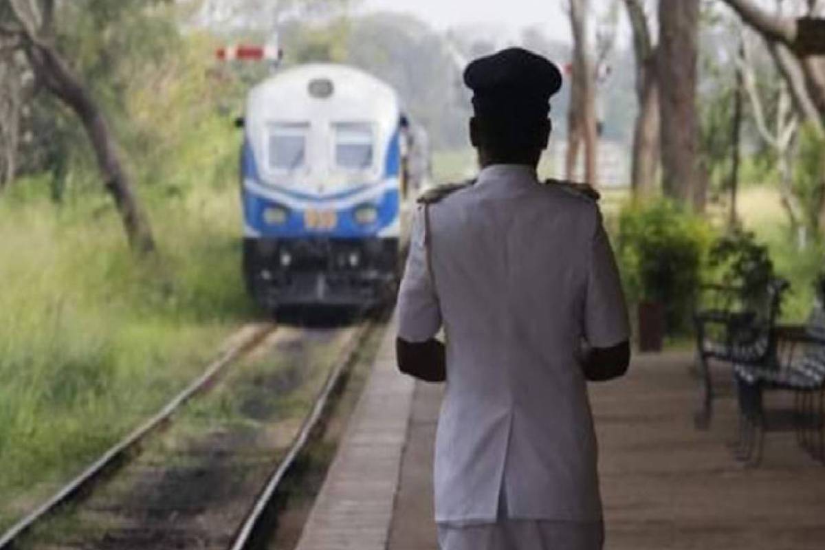 ரயில்வே கட்டுப்பாட்டாளர்கள் நாளை அடையாள வேலைநிறுத்தம் | Railway Controllers Go On Symbolic Strike Tomorrow ரயில்வே கட்டுப்பாட்டாளர்கள் நாளை அடையாள வேலைநிறுத்தம் | Railway Controllers Go On Symbolic Strike Tomorrow