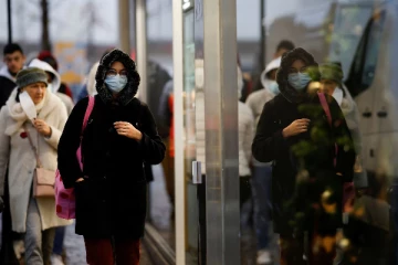 பிரான்சில் புதிய உச்சம் தொட்ட கொரோனா! ஒரே நாளில் 3.5 லட்சத்தை தாண்டிய பாதிப்பு