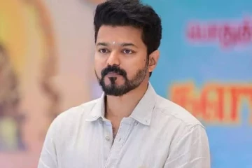 நடிகர் விஜய் கட்சியின் மீது பாய்ந்த முதல் வழக்கு.., கட்சி கொடி அகற்றம்