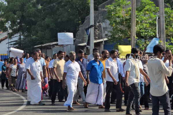 யாழில் இராணுவ முகாம்களை அகற்ற வலியுறுத்தி போராட்டம் முன்னெடுப்பு | Protests Jaffna Removal Of Military Camps