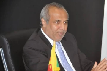 ரவூப் ஹக்கீம் பதவிக்கு ஆப்பு; திரைமறைவில் சதி!