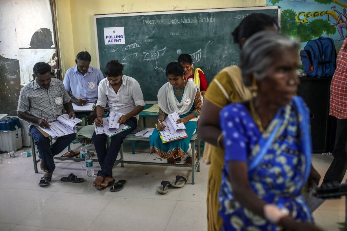 தேர்தல் அன்று ஊழியர்களுக்கு ஊதியத்துடன் விடுமுறை- தேர்தல் ஆணையம் அறிவிப்பு | Tn Assembly Election Paid Holiday On April 23Rd