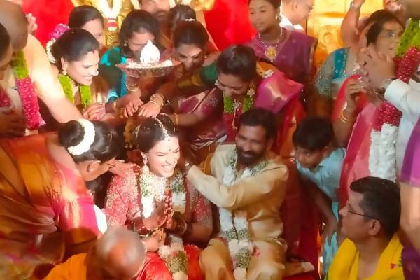 இந்தியாவில் ஜீவன் தொண்டமானின் பிரமாண்ட திருமணம்! வெளியாகியுள்ள புகைப்படங்கள் | Jeevan Thondaman S Wedding Celebration