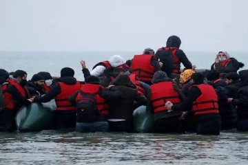 தஞ்சம்தேடி சென்ற 183 இலங்கையர்களை திருப்பி அனுப்பிய நாடு!