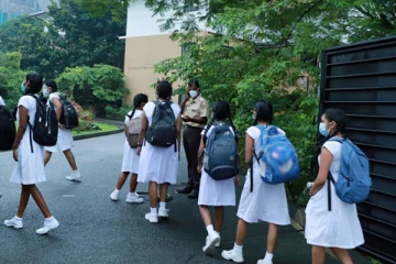 நாளை பாடசாலை நடைபெறும் : கல்வியமைச்சு அறிவிப்பு