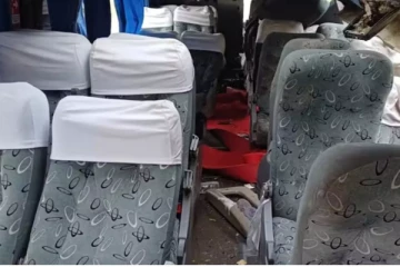 பிரேசிலில் சுற்றுலா பயணிகளுடன் கவிழ்ந்த பேருந்து ; 17 பேர் பலி