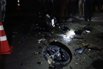 கிளிநொச்சியில் இரு இளைஞர்களை பலிகொண்ட கோர விபத்து