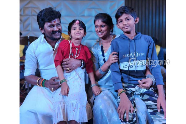 சூப்பர் சிங்கர் புகழ் செந்தில் மற்றும் ராஜலட்சுமியின் மகன், மகளை பார்த்தீர்களா?- லேட்டஸ்ட் க்ளிக் | Super Singer Fame Senthil Rajalakshmi Family Photo