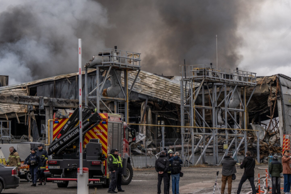 உக்ரைனில் ரஷ்யாவின் கொடூர தாக்குதல்: பலர் படுகாயம் | Russia Airstrike Kills 4 In Kyiv உக்ரைனில் ரஷ்யாவின் கொடூர தாக்குதல்: பலர் படுகாயம் | Russia Airstrike Kills 4 In Kyiv
