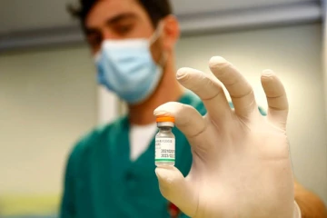 சினோபார்ம் தடுப்பூசியை தவிர்த்து வரும் இளைஞர்கள்! - வெளியாகியுள்ள தகவல்