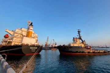 கடும் நெருக்கடிகளுக்கு நடுவில்... மொத்தம் 60 கப்பல்களில்: உக்ரைன் அதிரடி முடிவு