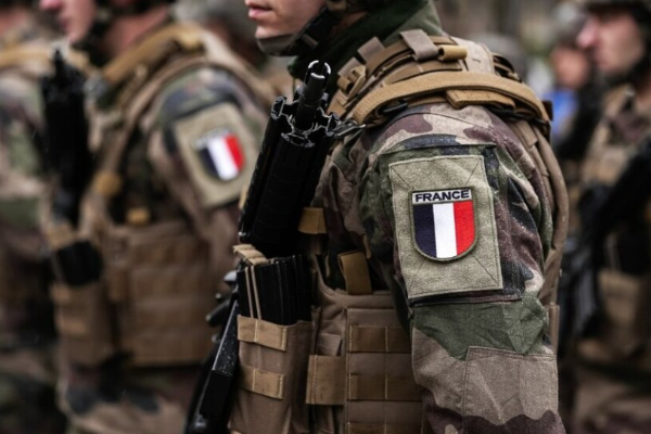 உக்ரைனுக்கு ரகசியமாக அனுப்பப்படும் பிரான்ஸ் படைவீரர்கள்? ரஷ்யா பரபரப்புக் குற்றச்சாட்டு | Russia Accuse France Sent Troops To Ukraine