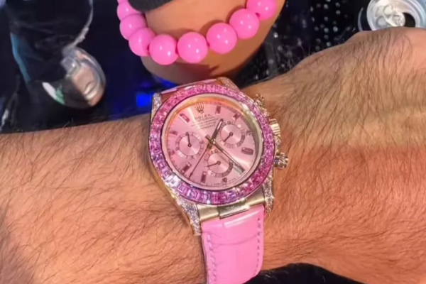 1 மில்லியன் டொலர் மதிப்பில் ரோலக்ஸ் வாட்ச்! இந்தியால இவரிடம் மட்டும் தான் இருக்காம் | First Indian To Own A 1 Million Pink Barbie Rolex 1 மில்லியன் டொலர் மதிப்பில் ரோலக்ஸ் வாட்ச்! இந்தியால இவரிடம் மட்டும் தான் இருக்காம் | First Indian To Own A 1 Million Pink Barbie Rolex