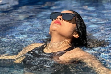 என்ன குமுதா இதெல்லாம்!! வாய்ப்புக்காக நீச்சல்குள புகைப்படத்தை வெளியிட்ட நடிகை நந்திதா