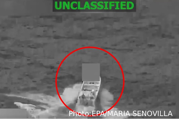 போதைப்பொருள் கடத்தல் கப்பலை வேட்டையாடிய அமெரிக்க ராணுவம்: 2 பேர் கொல்லப்பட்டதாக அறிவிப்பு | Us Army Shot Down Drug Smuggling Boat In Pacific