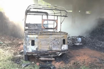 කළුතර ගබඩාවක විශාල ගින්නක් - ගින්න නිවන්න නගර සභාවේ ගිනි නිවන ඒකකයත් එයි