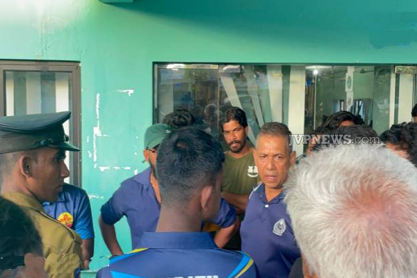 மன்னாரில் பாடல் போட்டி: பாரிய பண மோசடி! ஏமாற்றத்துடன் திரும்பிய மக்கள் | Singing Competition In Mannar Financial Fraud