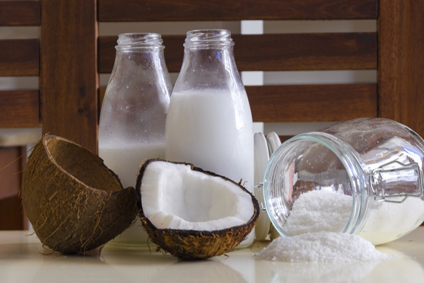 தேங்காய் பாலால் குவியும் டொலர்கள் | Dollars Piled Up By Coconut Milk