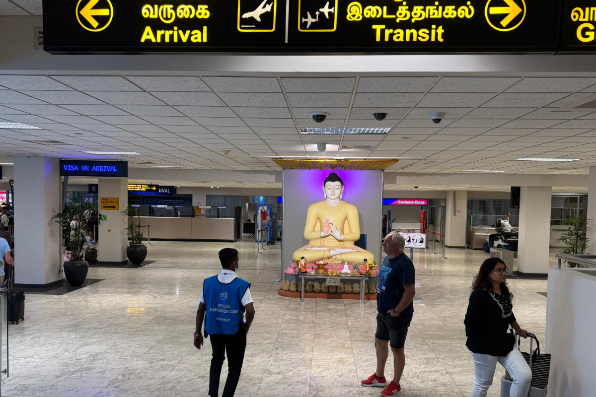 கட்டுநாயக்க விமான நிலையம் சென்ற வெளிநாட்டுப் பெண்ணுக்கு அதிர்ச்சி - சினிமா பாணியில் அதிகாரிகளின் அதிரடி | Missing Suitcase Of The Argentine Girl Found