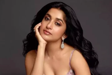 கிளாமர் உடையில் அப்படியொரு போஸ் கொடுத்த நடிகை மீரா ஜாஸ்மின்.. வைரல் புகைப்படம்