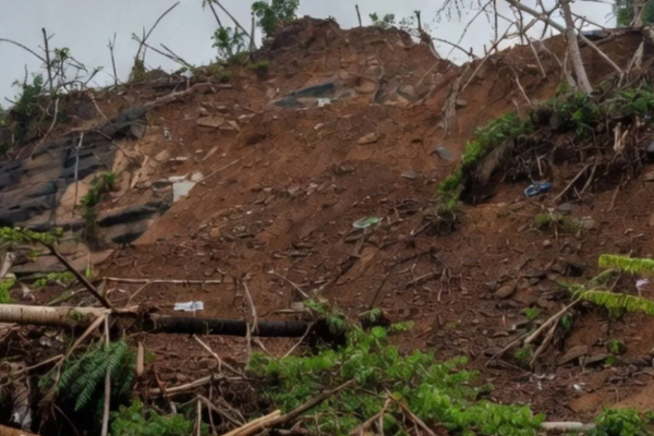 டித்வா பேரழிவு! இறம்பொடை மண்சரிவிலிருந்து மீட்கப்பட்ட பெண்ணின் கால் | Womans Leg Recovered From Landslide