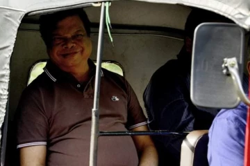 மின்சார முச்சக்கரவண்டியில் பயணித்த தென்னிலங்கை அமைச்சர்