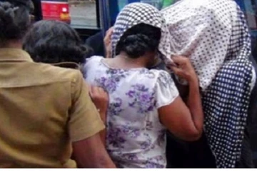 வவுனியாவில் விடுதியொன்றிலிருந்து 4 பெண்கள் கைது