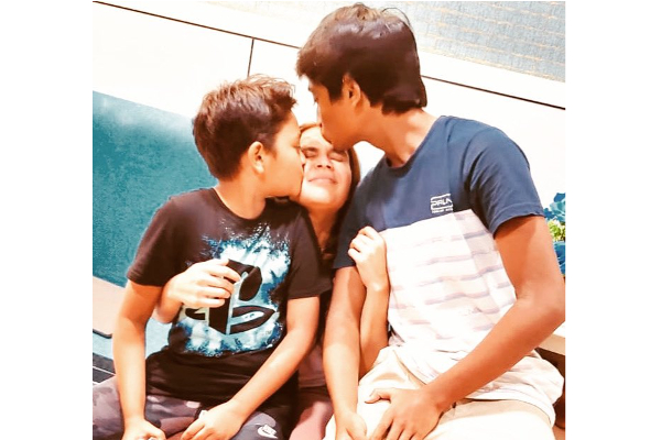 விவாகரத்துக்கு பின், மகன்களுடன் இருக்கும் எமோஷலான புகைப்படத்தை பதிவு செய்த ஐஸ்வர்யா.. அழகிய புகைப்படம் | Aiswarya Dhanush After Divorce With Her Childrens