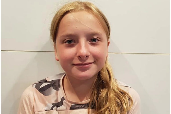 புலம்பெயர்ந்த பெண்ணால் கொல்லப்பட்ட சிறுமி வீட்டில் மற்றொரு துயரச் சம்பவம் | Dad Dies Father Of France Girl Who Tortured