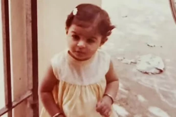 இந்த புகைப்படத்தில் இருக்கும் முன்னணி நடிகை யாரென்று தெரியுமா..? அட, இவரா